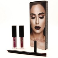 НАБОР КАРАНДАШ + 2 БЛЕСКА ДЛЯ ГУБ HUDA BEAUTY - VIXEN